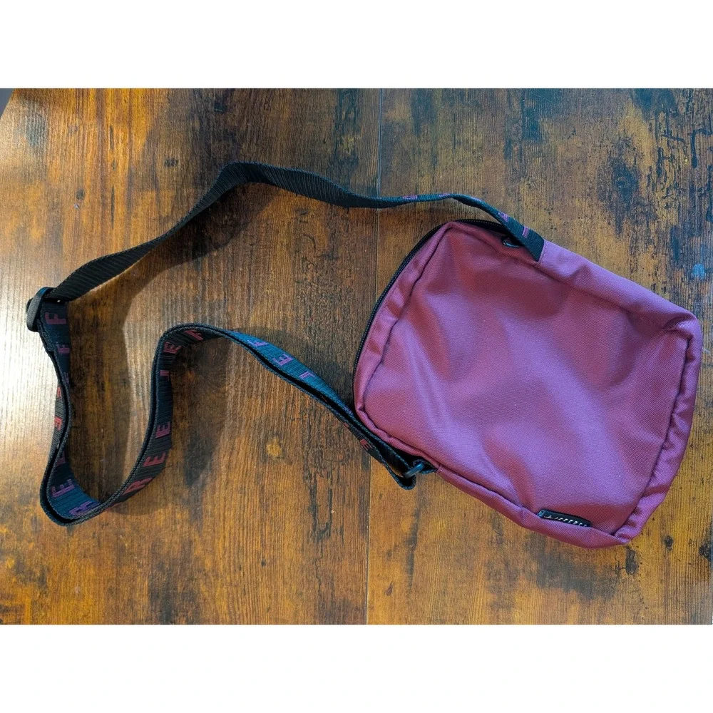 Jeffree Star Burgundy Crossbody Side Bag Logo Strap Limited Edition Cosmetic Bag